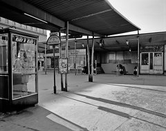 Südtiroler Platz - bus station and residential buildings