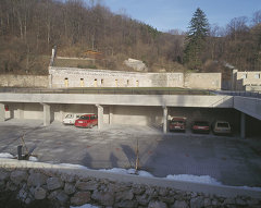 Institut Hernstein, Anbau zu Schloß Hernstein