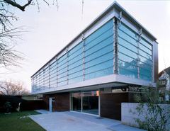 Haus J.