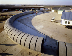 Betonzaun 'Blindgänger'