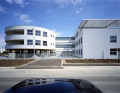 Volksschule und Kindertagesheim