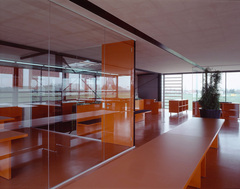 Efaflex Torsysteme, Betriebsgebäude