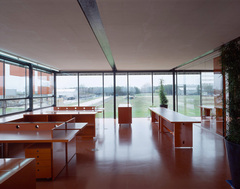 Efaflex Torsysteme, Betriebsgebäude