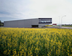 Efaflex Torsysteme, Betriebsgebäude
